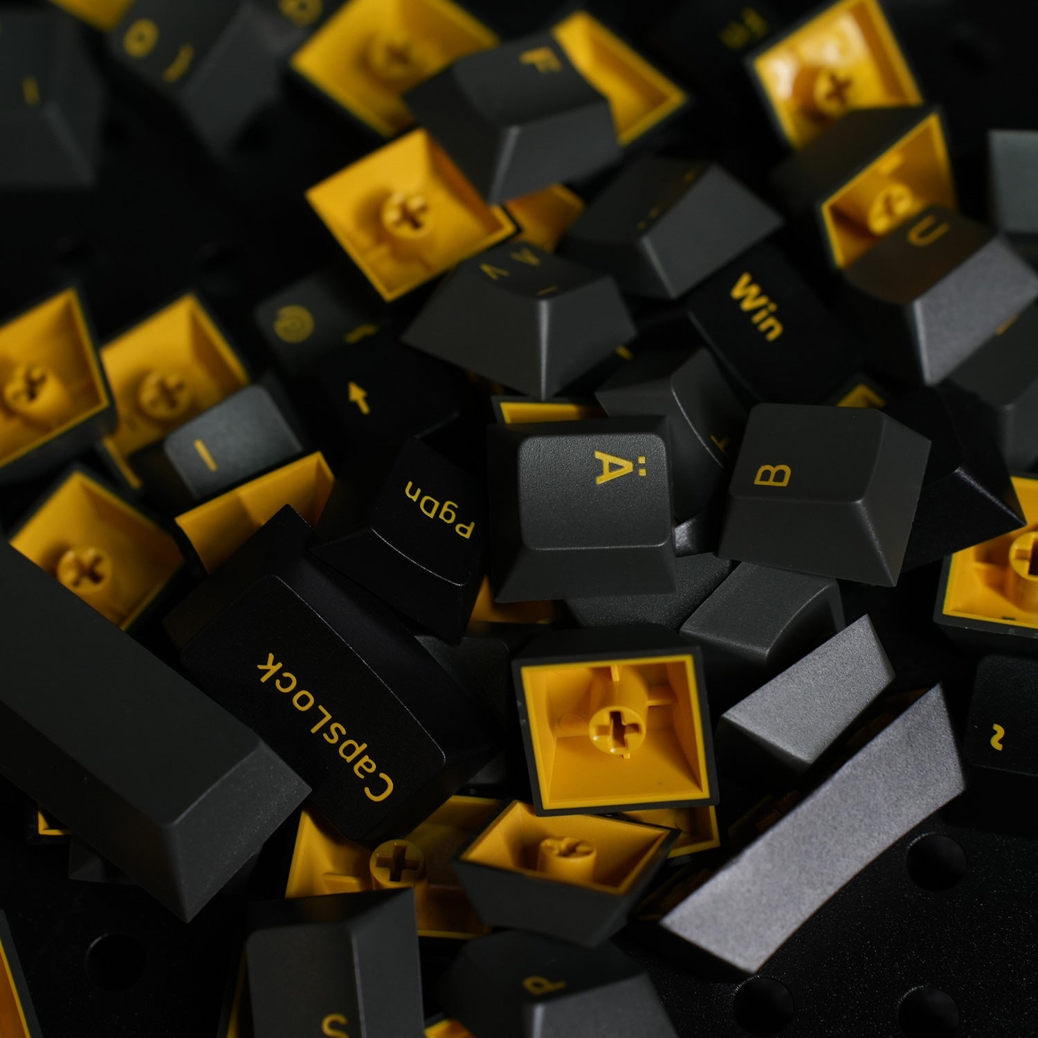 Black & Gold ISO DE Keycap Set (69-key) Details