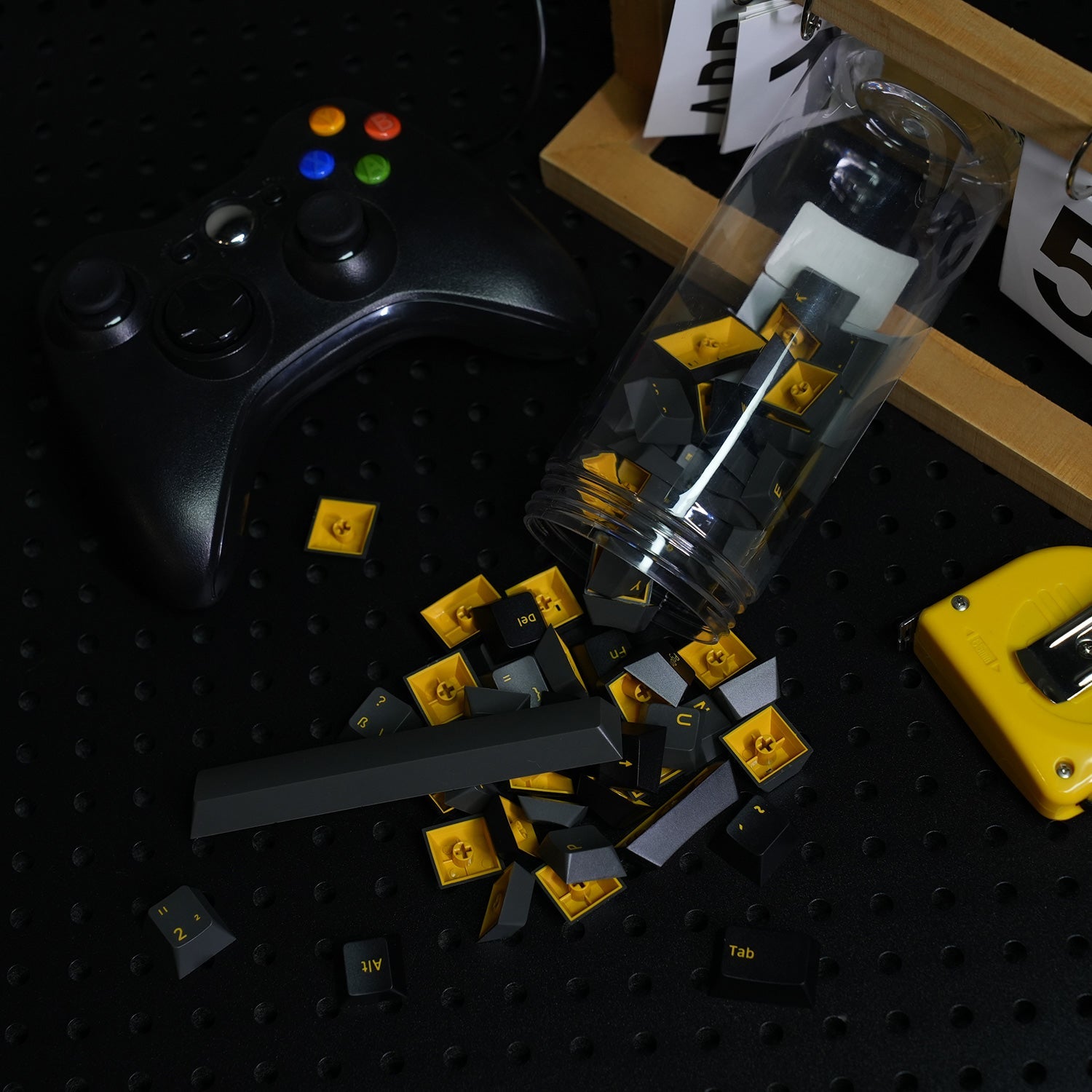 Black & Gold ISO DE Keycap Set (69-key) in the Jar Details