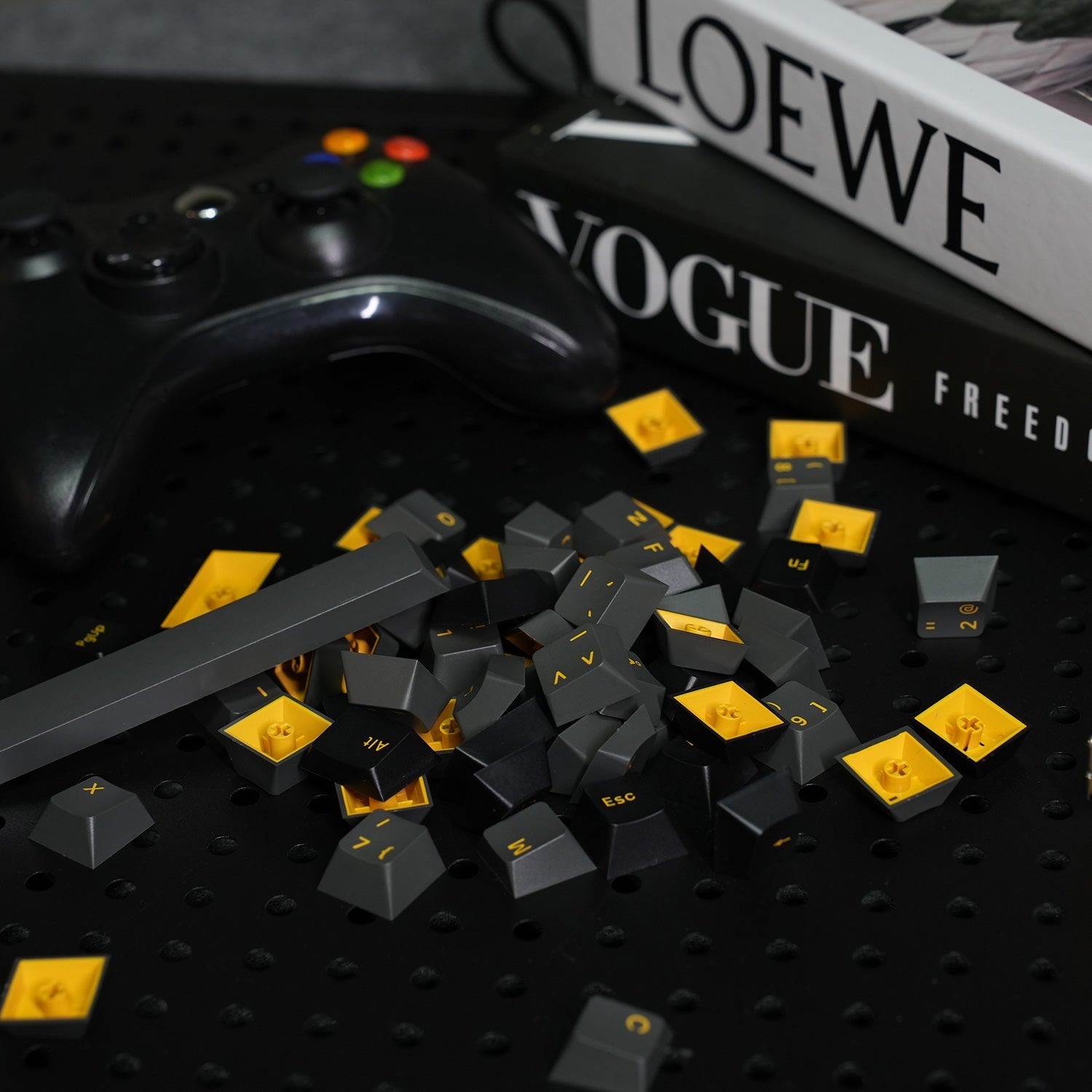 Black & Gold ISO Nordic Keycap Set (76-key) on the Desk Details