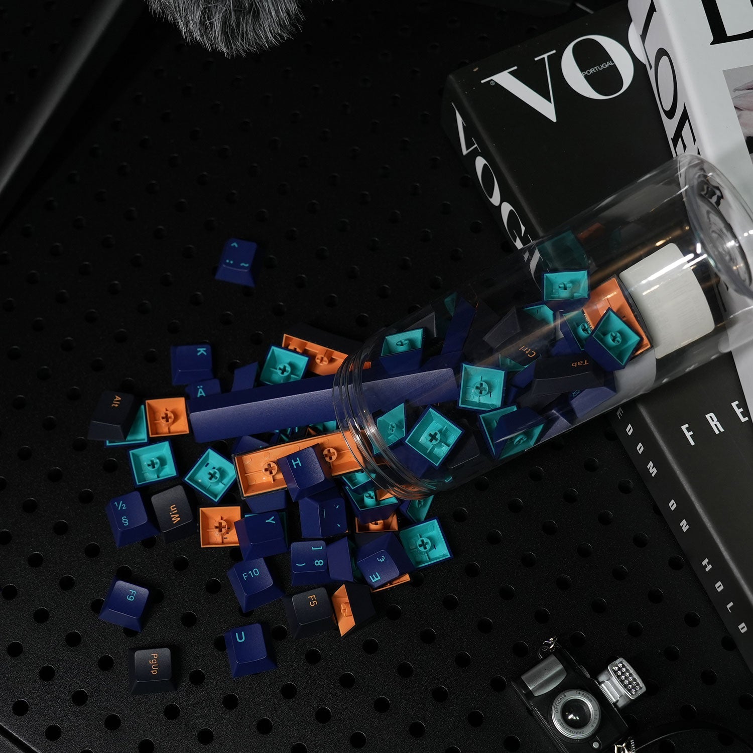 Horizon ISO Nordic Keycap Set on the Desk