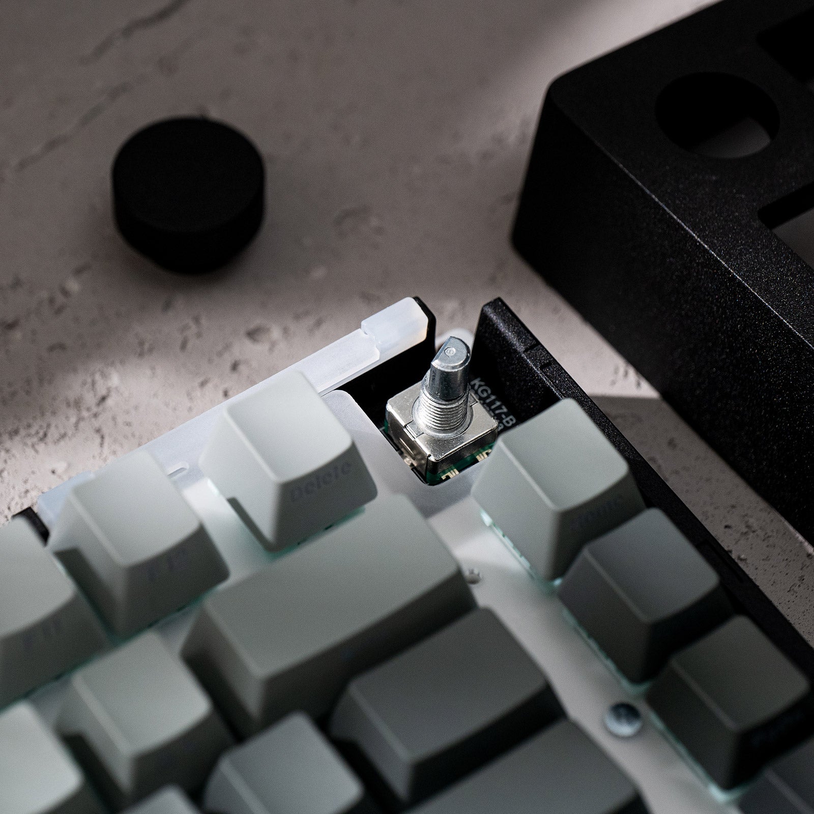 MonsGeek M1 V5 TMR Magnetic Keyboard Knob Details