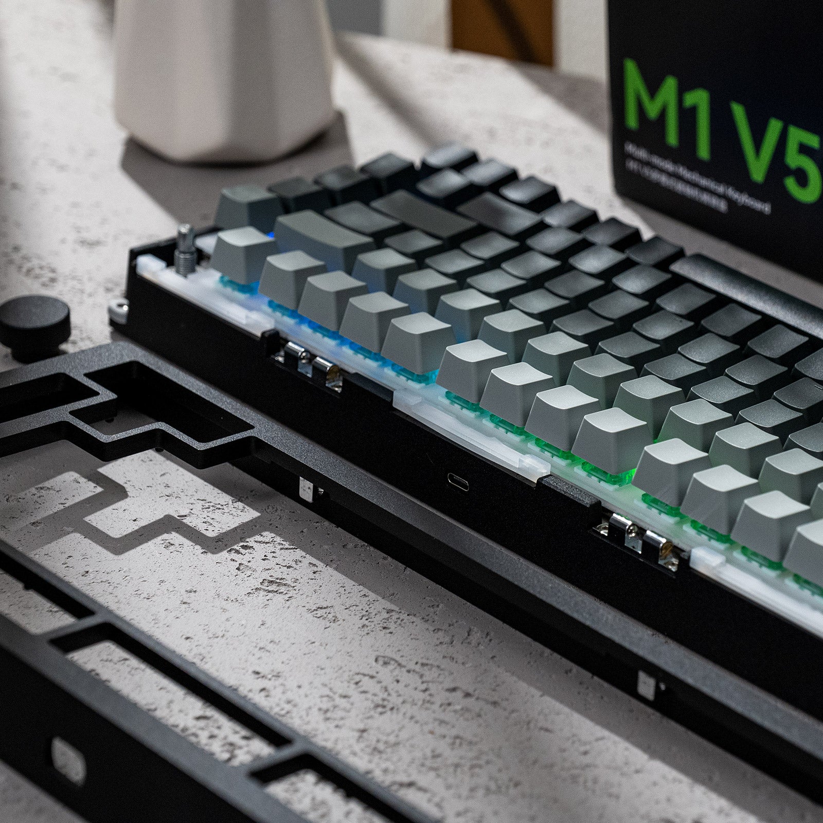 MonsGeek M1 V5 TMR Magnetic Keyboard Rapid Diassemble Details