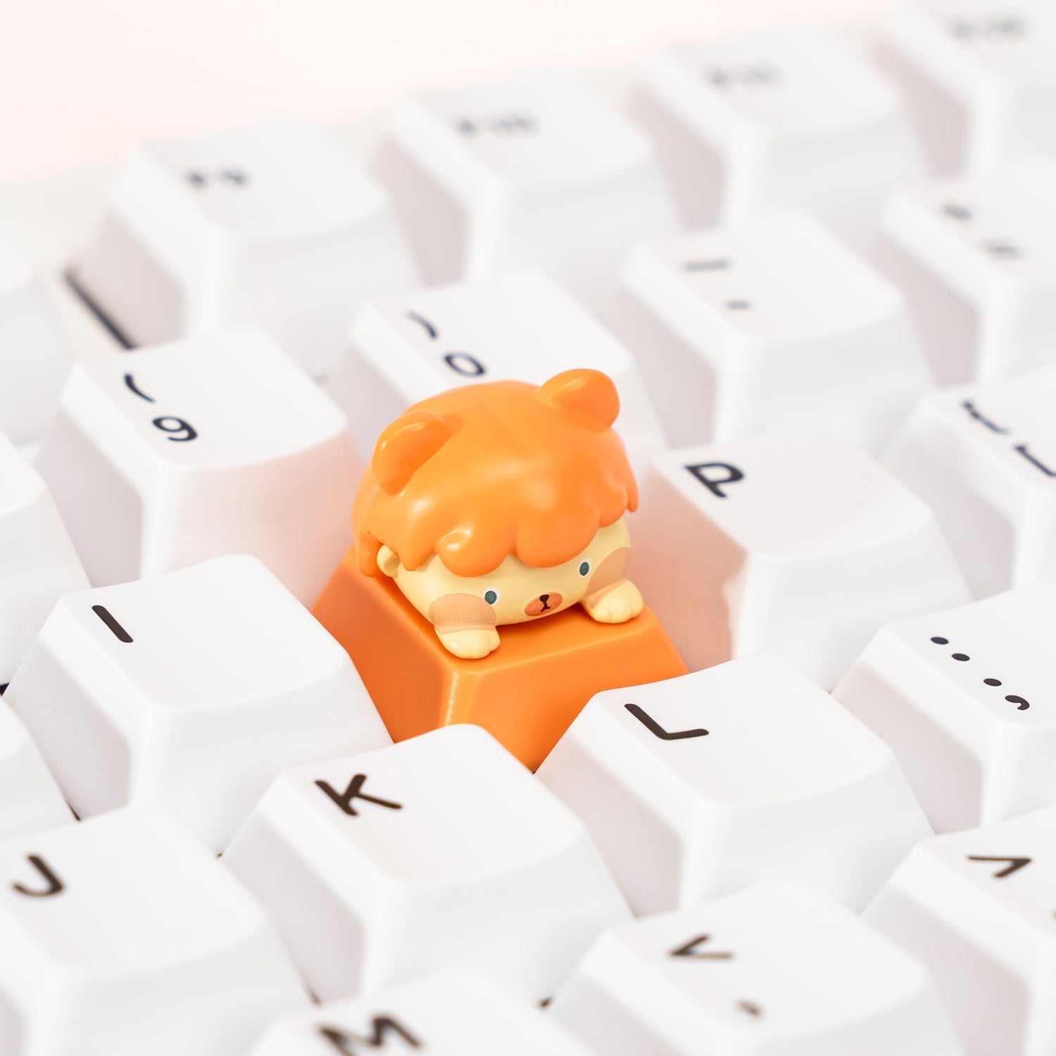 Animal Artisan Keycap × Switch Tester Lazy Bear on the Keyboard