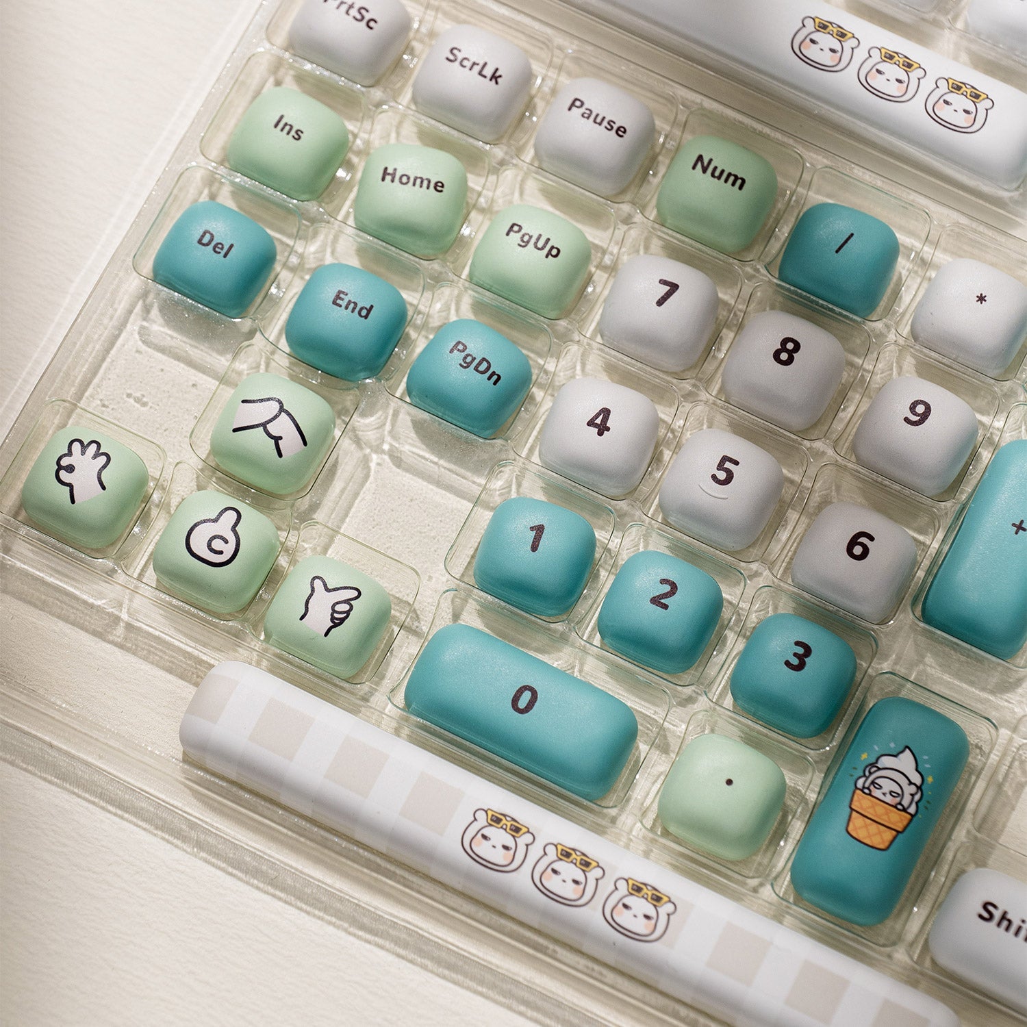 POCO Family - POCO Bear Keycap Set Right Key Details