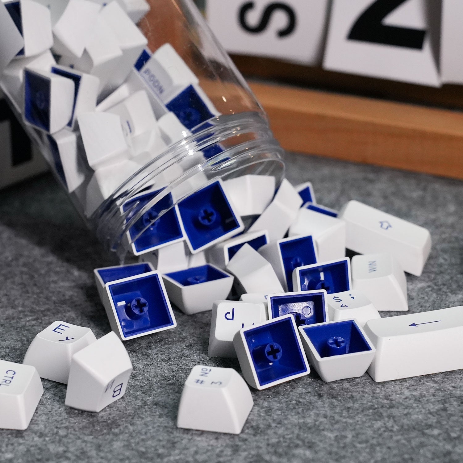 Akko Blue on White Cyrillic Keycap Set (84-key) Details